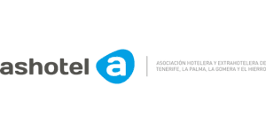 Logotipo de Ashotel, Asociación Hotelera y Extrahotelera de Tenerife, La Palma, La Gomera y El Hierro, que presenta una letra "a" estilizada de color azul.