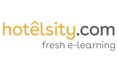 Logotipo de Hotelsity.com con el lema "fresh e-learning". La palabra "hotelesidad" está en amarillo, ".com" está en gris y el eslogan está en letras minúsculas grises.