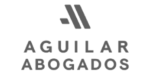 Logotipo de Aguilar Abogados que presenta un ícono "A" estilizado sobre el nombre de la firma en letras mayúsculas y negrita. El diseño tiene una combinación de colores monocromáticos.