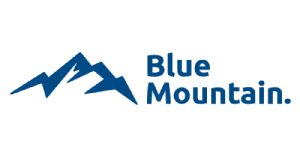 Logotipo que presenta picos de montañas estilizados de color azul con un pequeño rayo en el medio y el texto "Blue Mountain". A la derecha.