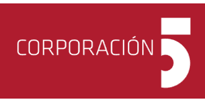 Logotipo rojo con el texto "CORPORACIÓN" en letras blancas junto a un gran número blanco "5".