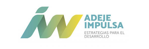 Logotipo de Adeje Impulsa con iniciales estilizadas en dos tonos "AI" junto al texto "ADEJE IMPULSA Estrategias Para el Desarrollo" sobre fondo blanco, destacado en la Feria de Empleo 2019.