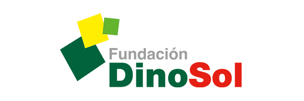 Logotipo de Fundación DinoSol con dos cuadrados amarillos y un cuadrado verde encima del texto "Fundación DinoSol". La palabra "Fundación" está en gris, mientras que "Dino" está en verde y "Sol" está en rojo. Este logo fue exhibido de manera destacada en el Encuentro anual de RRHH 2018.