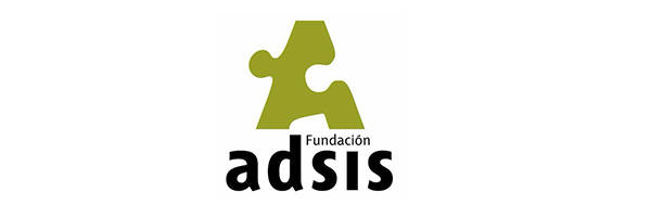 Logotipo de Fundación Adsis, con una pieza de rompecabezas verde y el nombre de la organización en texto negro, presentado en el Encuentro anual de RRHH 2018.