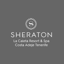 Logotipo del Sheraton La Caleta Resort & Spa, ubicado en Costa Adeje, Tenerife, que presenta una "S" estilizada y texto sobre un fondo gris.