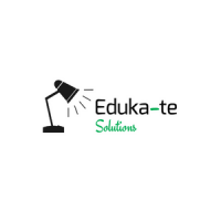 Logotipo de Eduka-te Solutions que presenta un ícono de lámpara de escritorio negra que brilla hacia la derecha, con el texto "Eduka-te" en negro y "Solutions" en verde debajo, destacando su participación en Job Dating 2022.